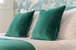 Emerald Suite- Bham Citycentre- Luxury-cinema Room