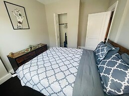 1-br Glenside - Long Term Available Parking