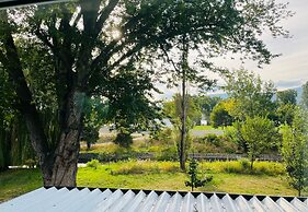 Hikari-Okanagan Sunshine B&B