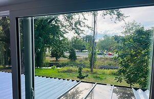 Hikari-Okanagan Sunshine B&B