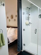 Hikari-Okanagan Sunshine B&B