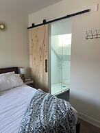 Hikari-Okanagan Sunshine B&B