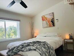 Hikari-Okanagan Sunshine B&B