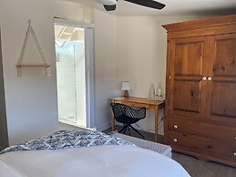 Hikari-Okanagan Sunshine B&B