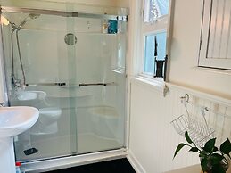 Hikari-Okanagan Sunshine B&B