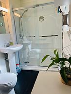 Hikari-Okanagan Sunshine B&B