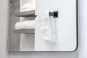 Ocean and City Views at Island Colony Near Waikiki Beach