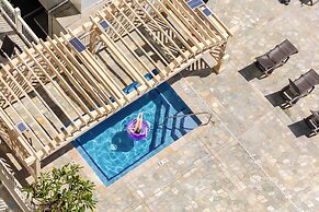 Ocean and City Views at Island Colony Near Waikiki Beach