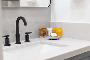 Ocean and City Views at Island Colony Near Waikiki Beach