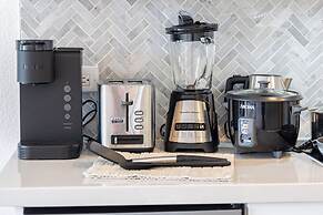 Ocean and City Views at Island Colony Near Waikiki Beach