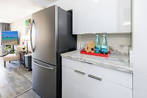 Ocean and City Views at Island Colony Near Waikiki Beach