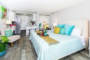 Ocean and City Views at Island Colony Near Waikiki Beach