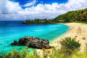 Ocean and City Views at Island Colony Near Waikiki Beach
