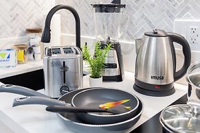 Ocean and City Views at Island Colony Near Waikiki Beach