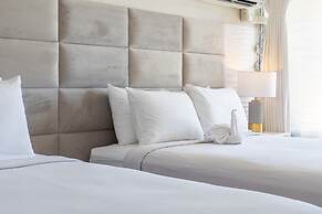 Ocean and City Views at Island Colony Near Waikiki Beach