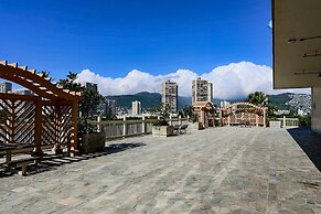 Ocean and City Views at Island Colony Near Waikiki Beach