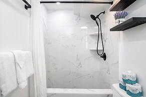 Ocean and City Views at Island Colony Near Waikiki Beach