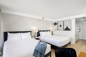 Ocean and City Views at Island Colony Near Waikiki Beach