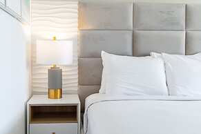 Ocean and City Views at Island Colony Near Waikiki Beach