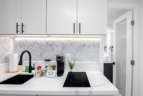 Ocean and City Views at Island Colony Near Waikiki Beach