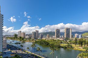 Ocean and City Views at Island Colony Near Waikiki Beach