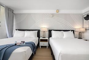 Ocean and City Views at Island Colony Near Waikiki Beach