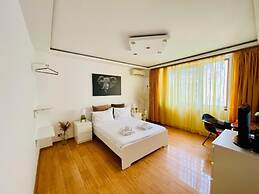 Old Town Ateneu Studio