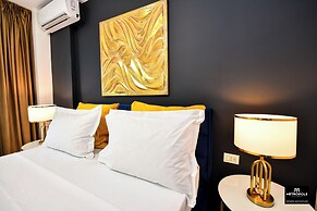 Metropole Apartments Central City