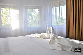 Metropole Apartments Central City