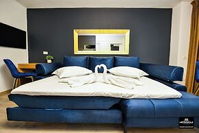 Metropole Apartments Central City