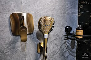 Metropole Apartments Central City