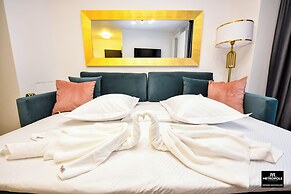 Metropole Apartments Central City