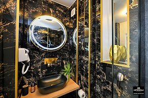 Metropole Apartments Central City