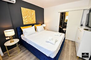 Metropole Apartments Central City