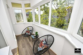 Metropole Apartments Central City