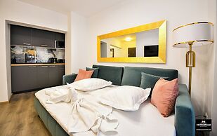 Metropole Apartments Central City