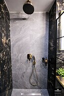 Metropole Apartments Central City