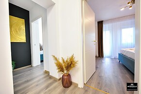 Metropole Apartments Central City