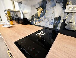 Metropole Apartments Central City