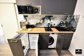 Metropole Apartments Central City