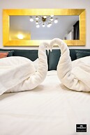 Metropole Apartments Central City