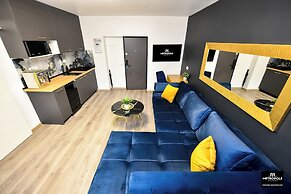 Metropole Apartments Central City