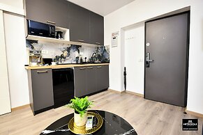 Metropole Apartments Central City