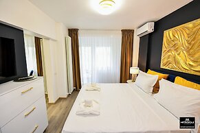 Metropole Apartments Central City