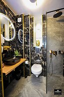 Metropole Apartments Central City