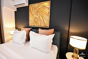 Metropole Apartments Central City