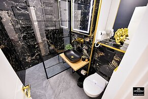 Metropole Apartments Central City