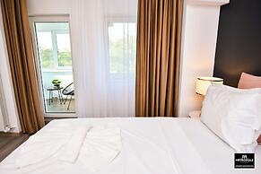 Metropole Apartments Central City