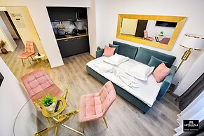 Metropole Apartments Central City