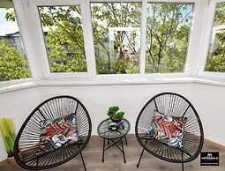 Metropole Apartments Central City